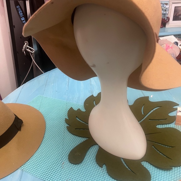 Kendall & Kylie Tan Wool Hat - Picture 2 of 2